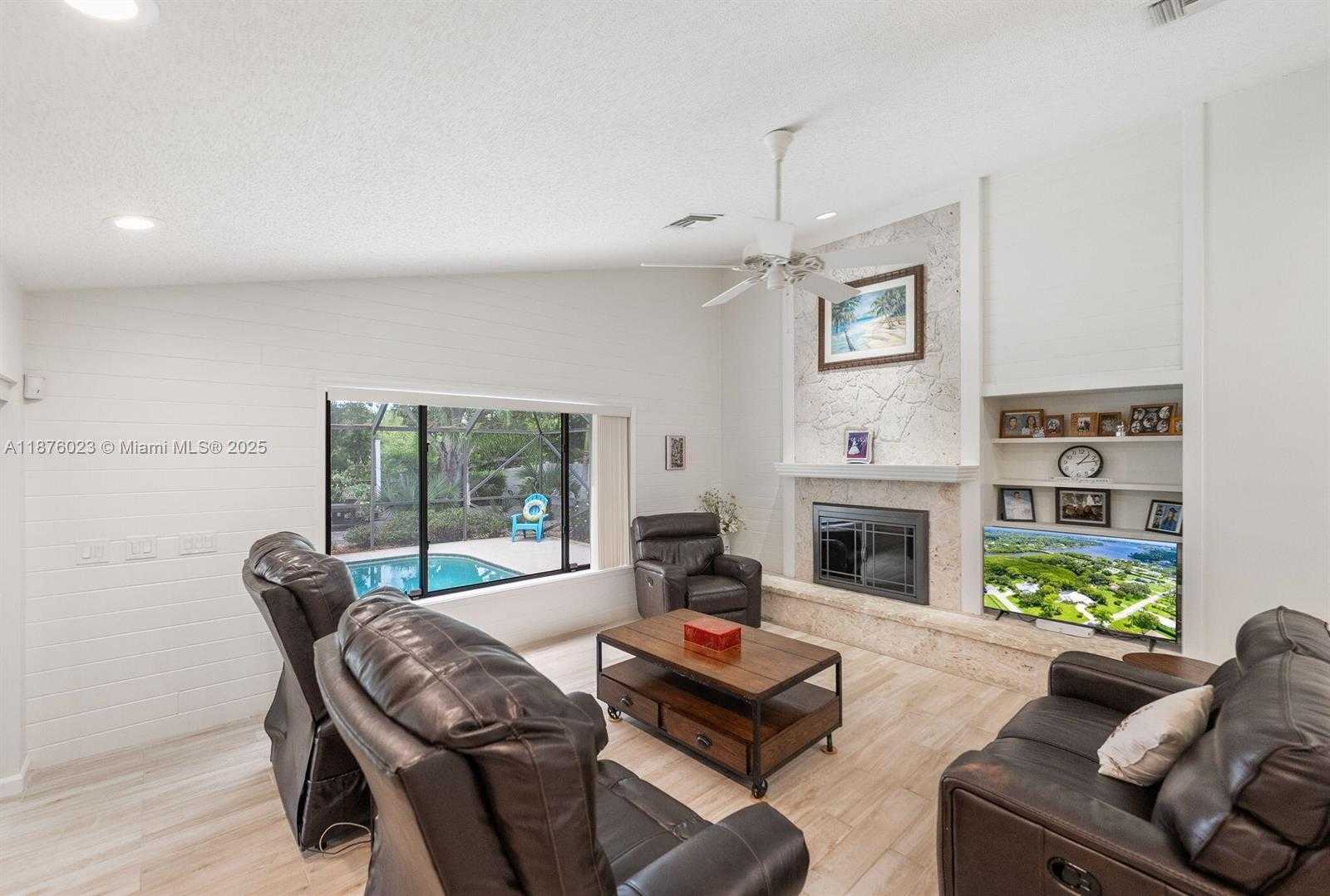 Small Image of 17982 TIDEWATER CIR, Jupiter Number 15