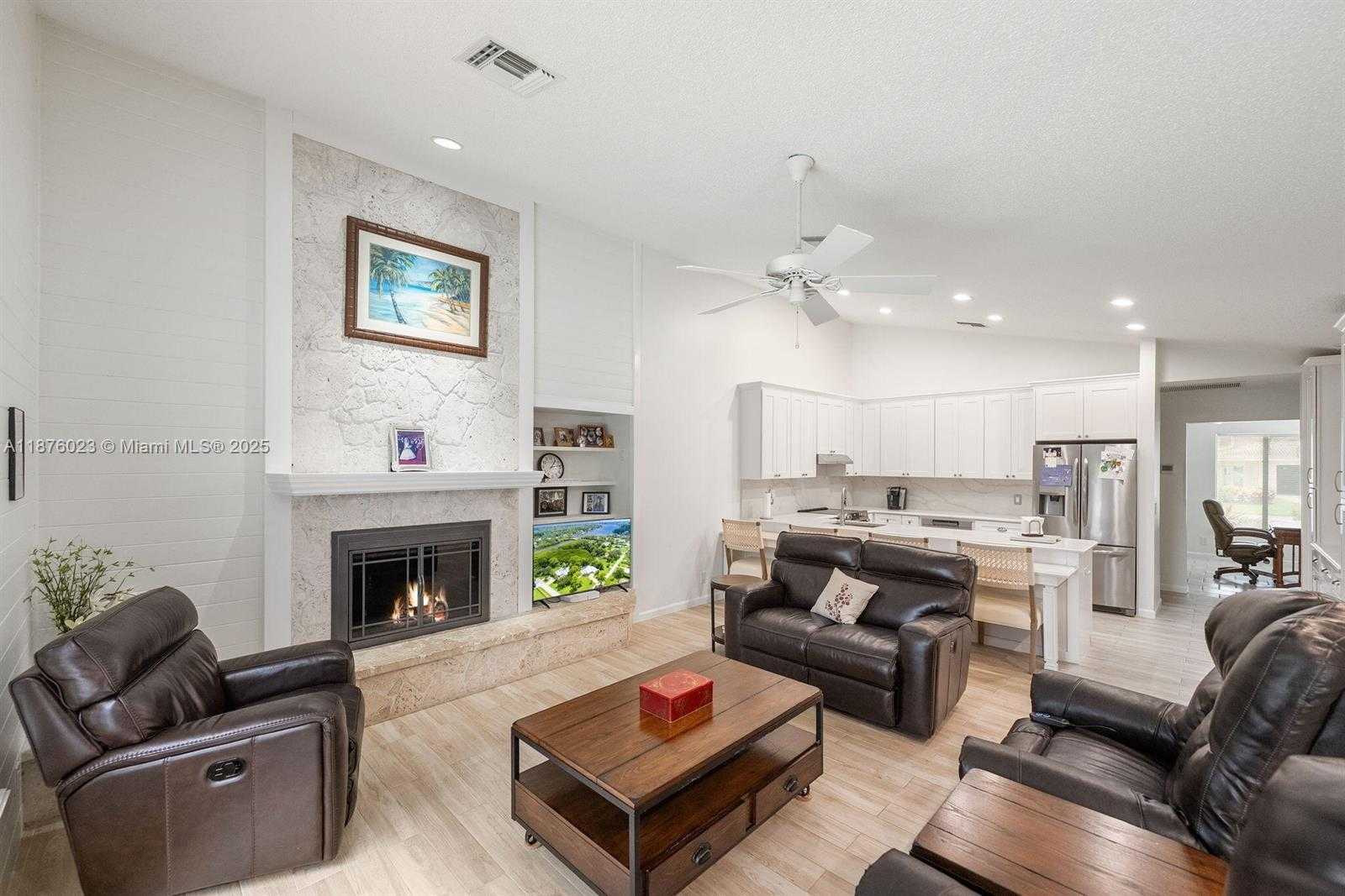 Small Image of 17982 TIDEWATER CIR, Jupiter Number 16