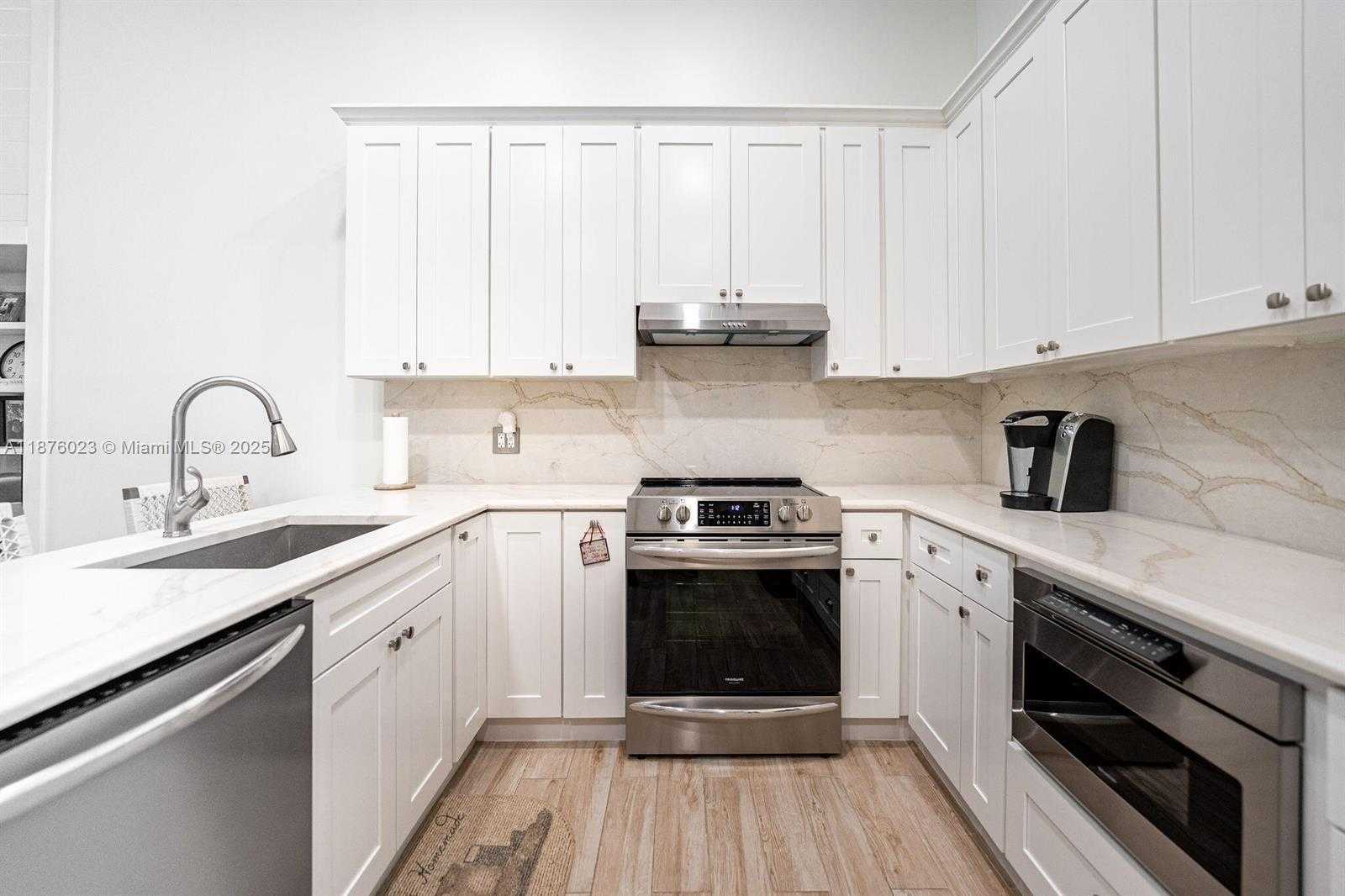 Small Image of 17982 TIDEWATER CIR, Jupiter Number 19