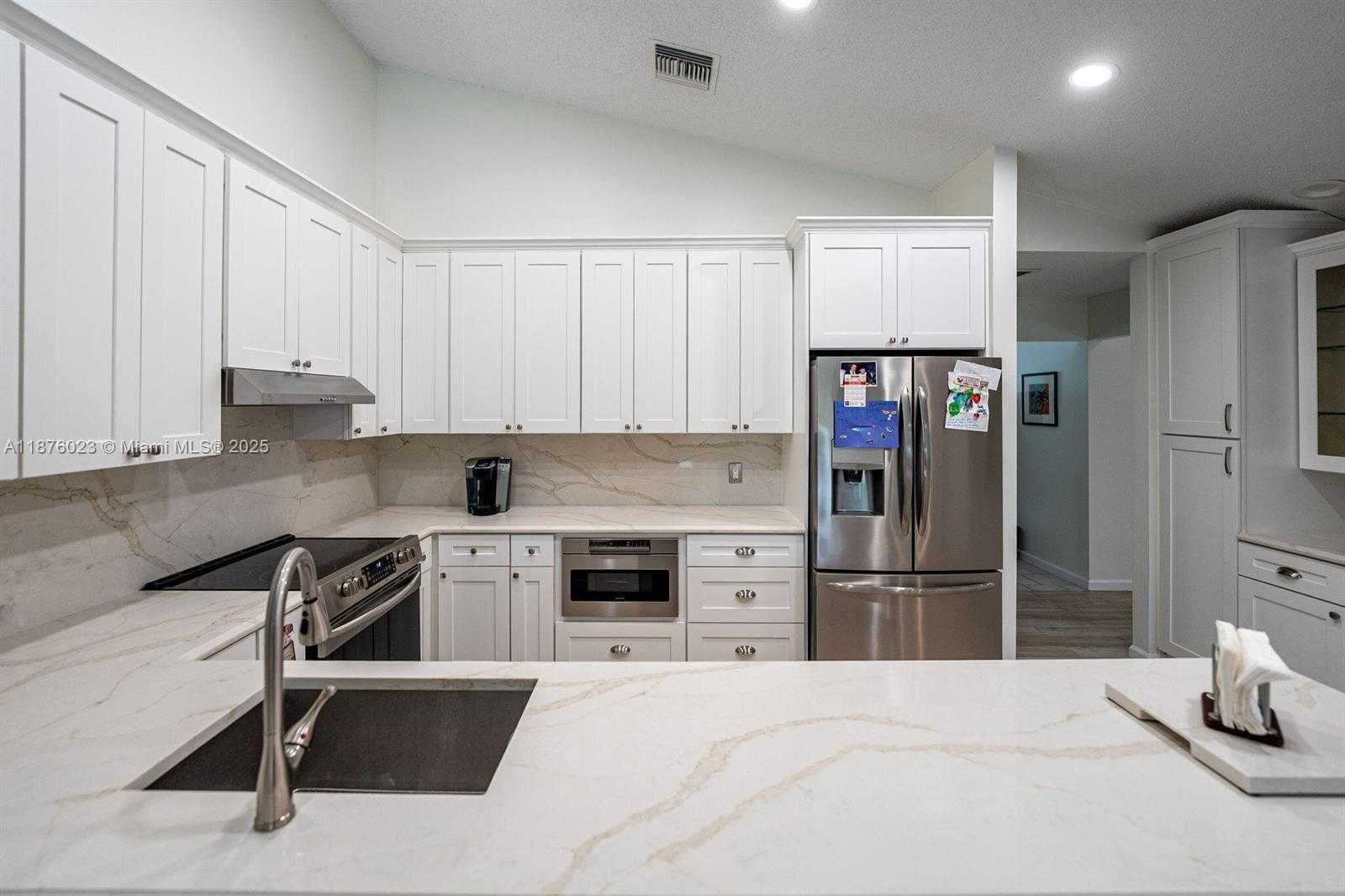Small Image of 17982 TIDEWATER CIR, Jupiter Number 21
