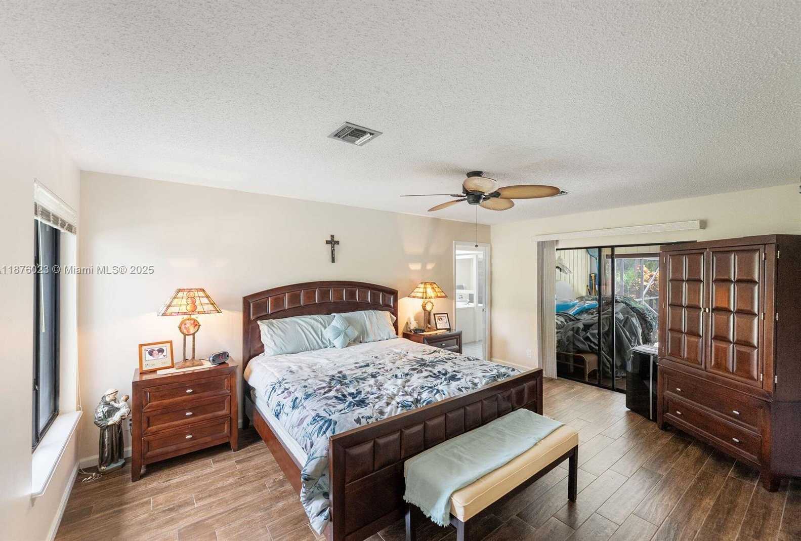 Small Image of 17982 TIDEWATER CIR, Jupiter Number 24