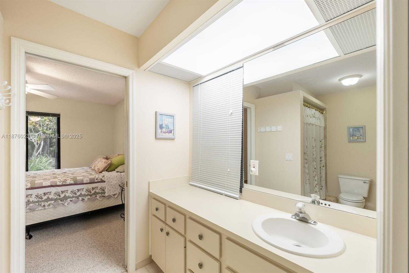 Small Image of 17982 TIDEWATER CIR, Jupiter Number 28