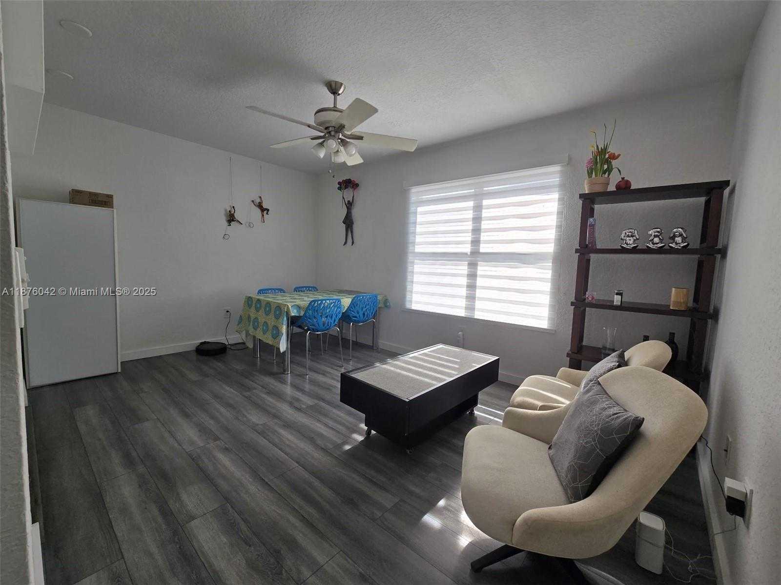 Small Image of 7326 COLLINS AVE #204, Miami Beach Number 2