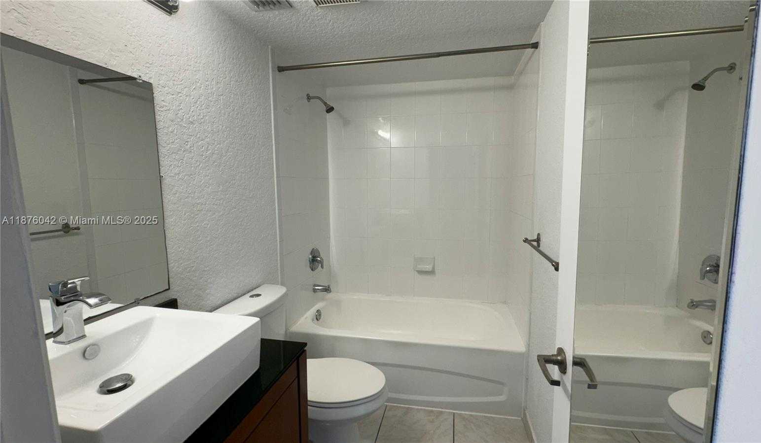 Small Image of 7326 COLLINS AVE #204, Miami Beach Number 4