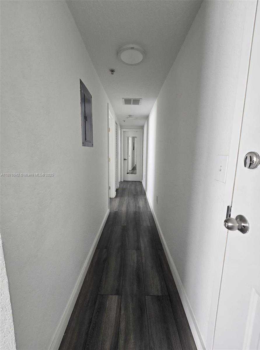 Small Image of 7326 COLLINS AVE #204, Miami Beach Number 5