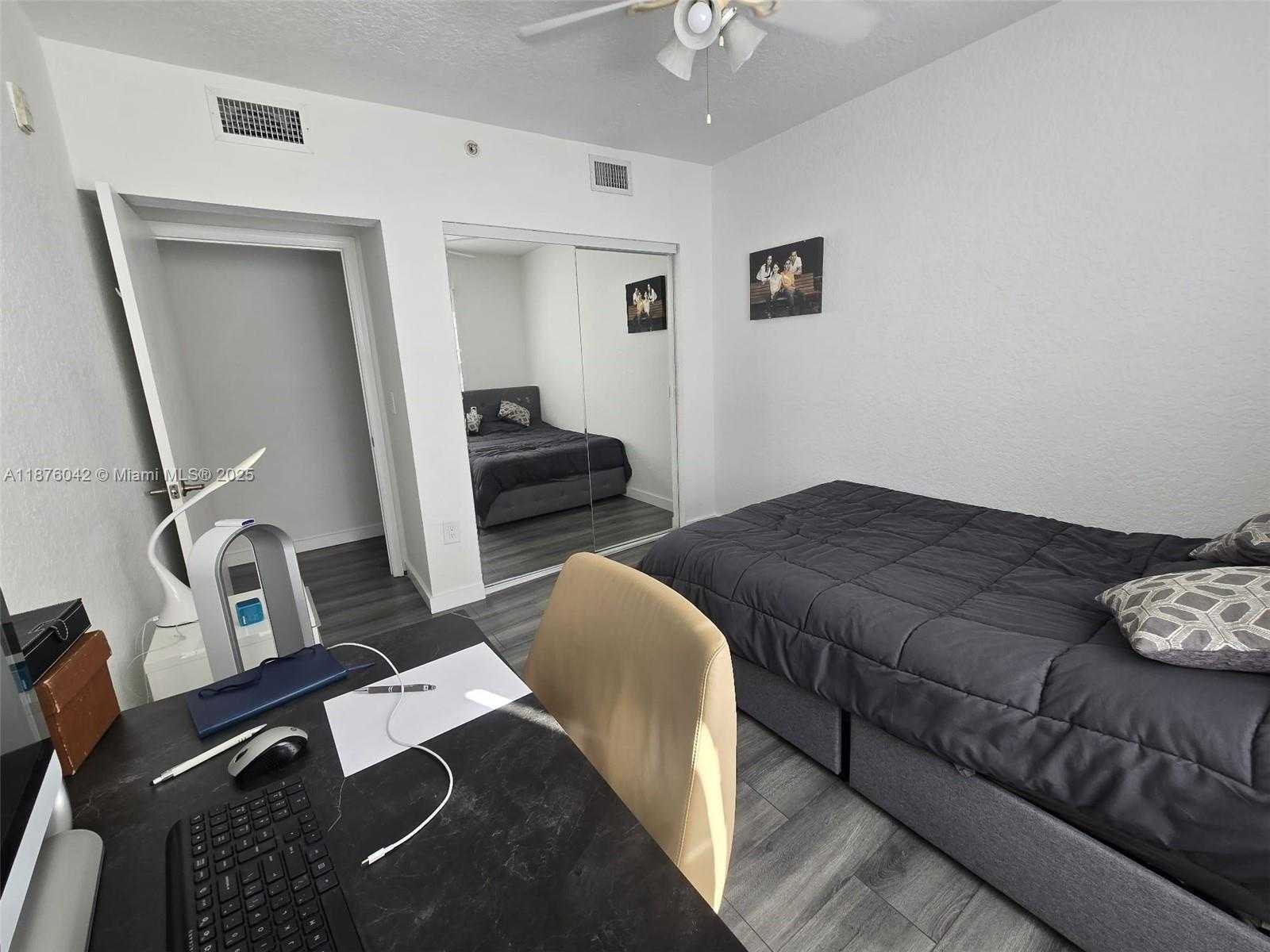 Small Image of 7326 COLLINS AVE #204, Miami Beach Number 9