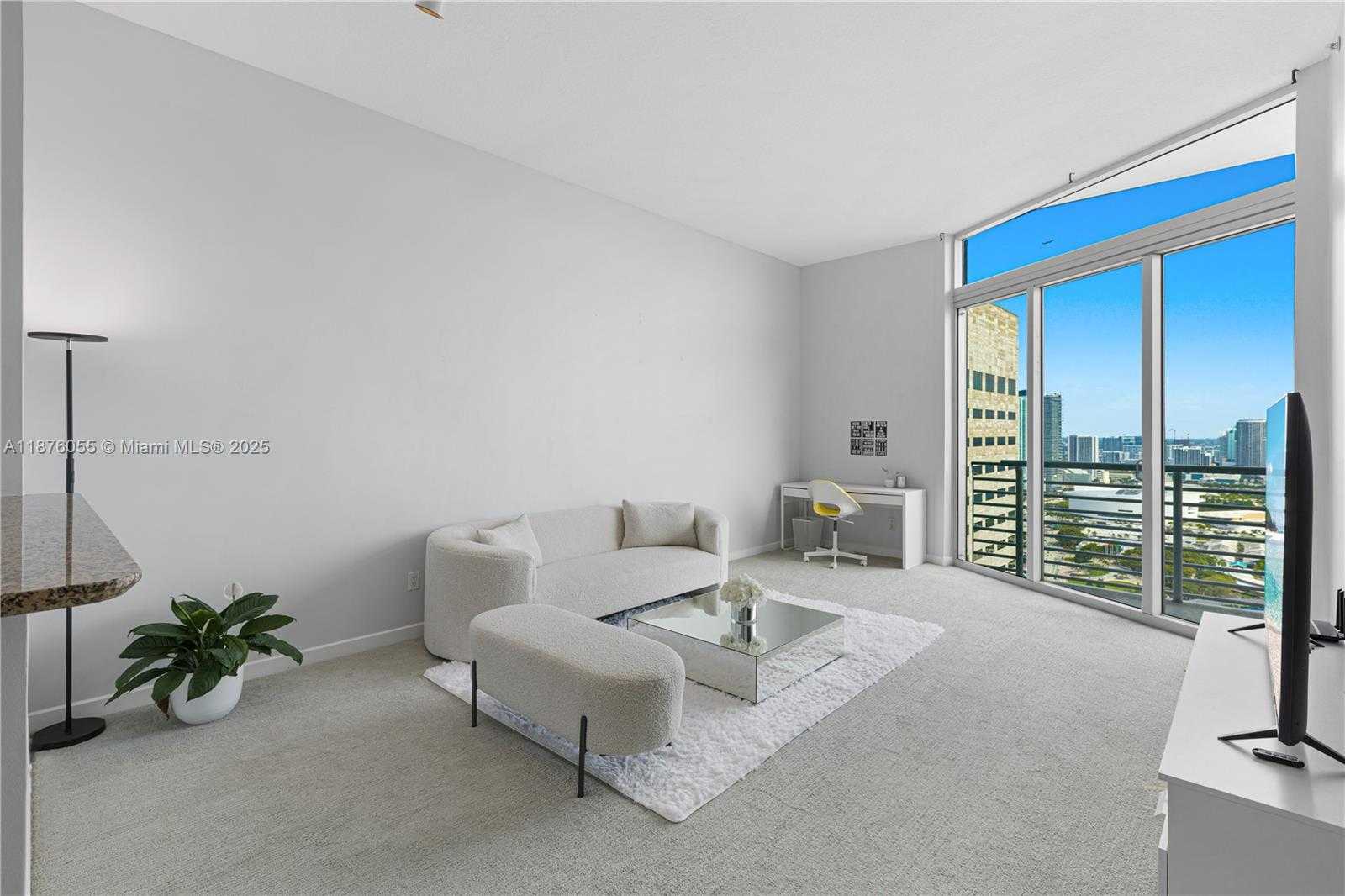 Small Image of 325 SOUTH BISCAYNE BLVD #UPH18, Miami Number 12