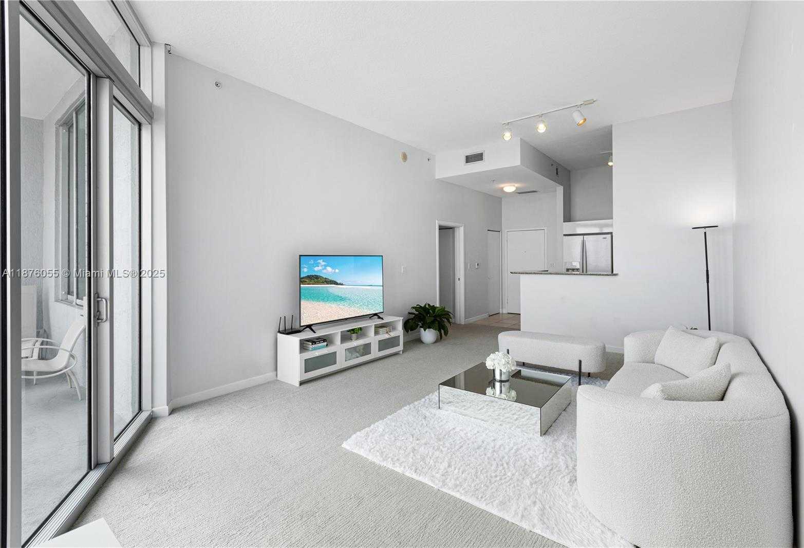 Small Image of 325 SOUTH BISCAYNE BLVD #UPH18, Miami Number 14
