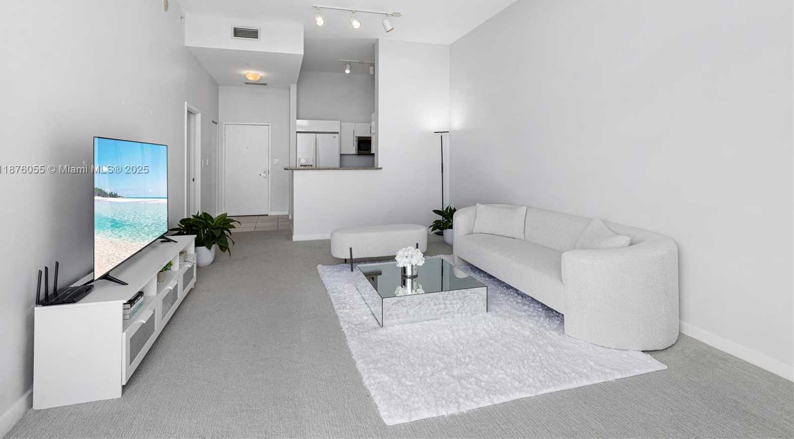 Small Image of 325 SOUTH BISCAYNE BLVD #UPH18, Miami Number 15