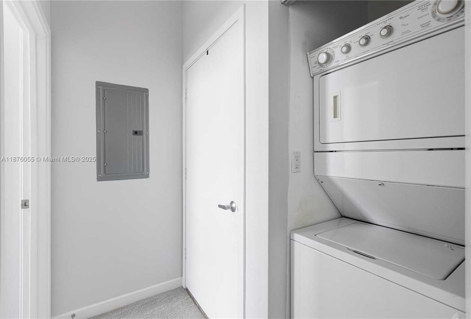 Small Image of 325 SOUTH BISCAYNE BLVD #UPH18, Miami Number 16