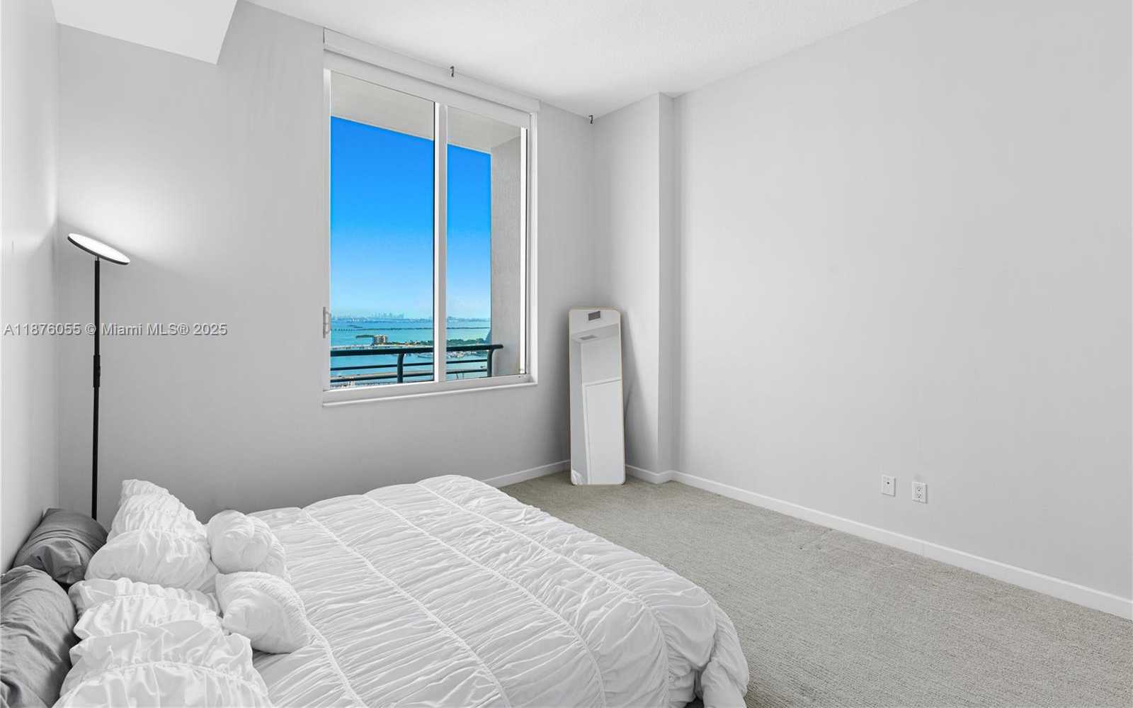 Small Image of 325 SOUTH BISCAYNE BLVD #UPH18, Miami Number 6