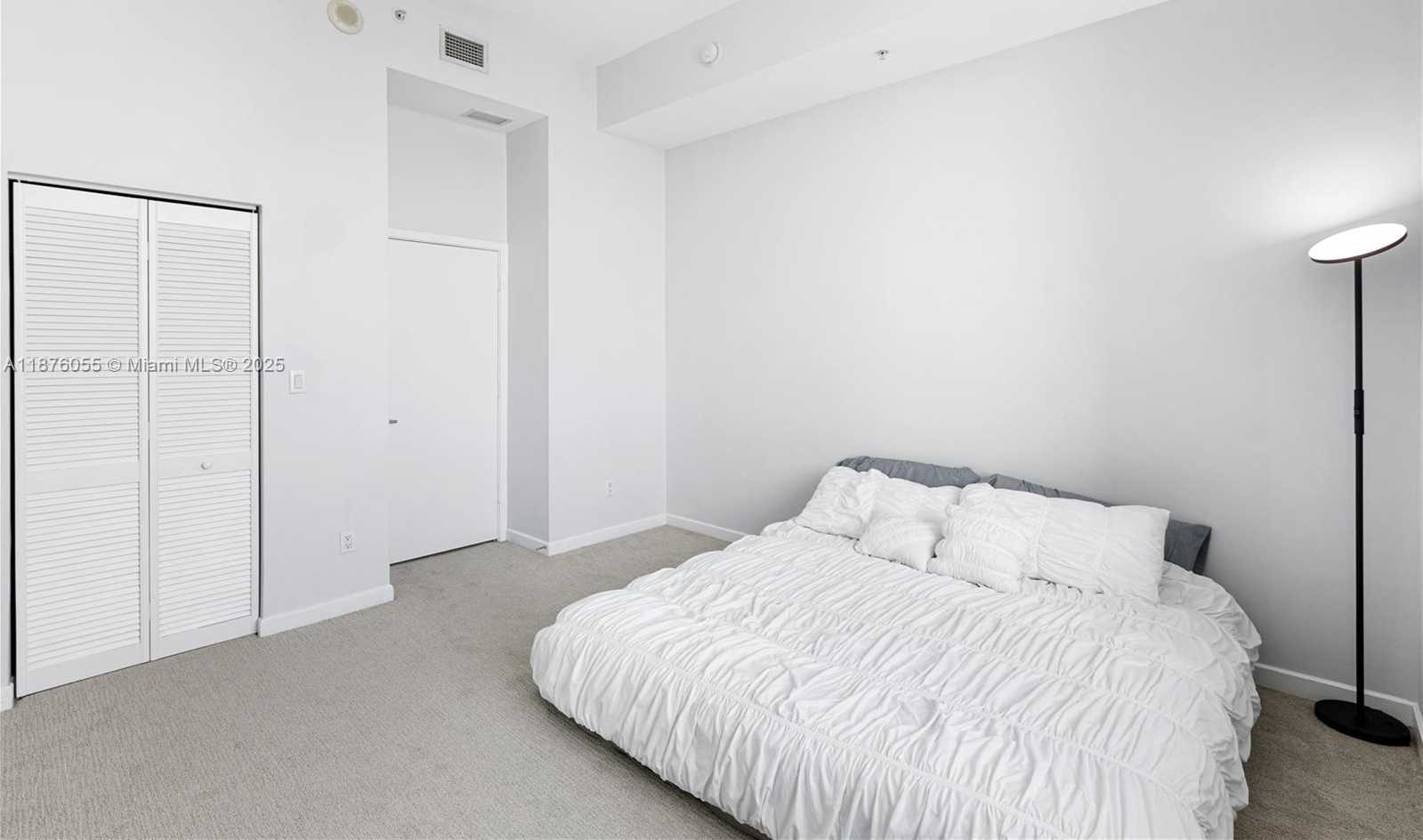 Small Image of 325 SOUTH BISCAYNE BLVD #UPH18, Miami Number 8