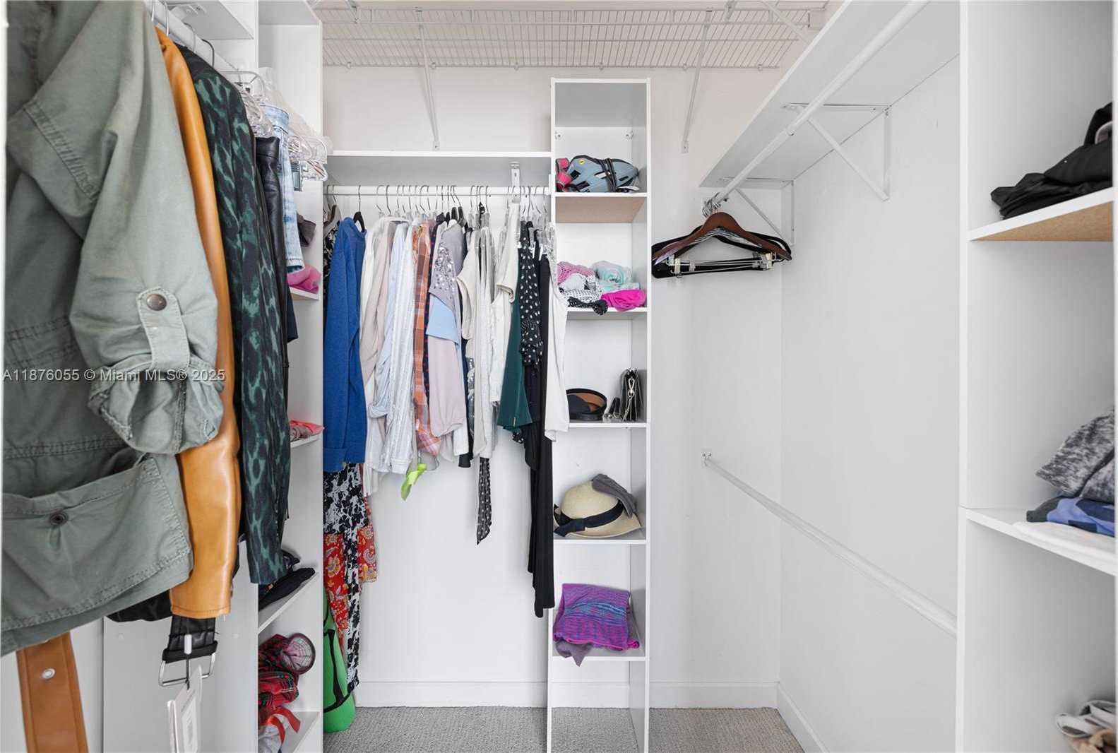 Small Image of 325 SOUTH BISCAYNE BLVD #UPH18, Miami Number 9