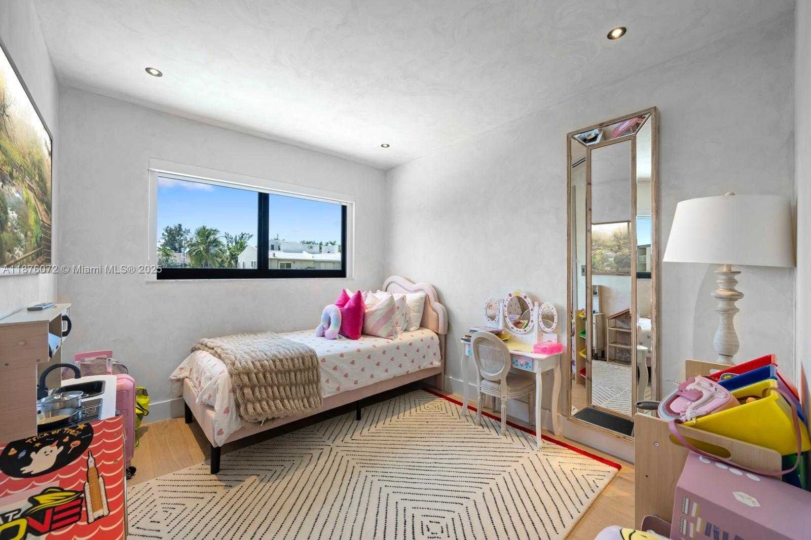 Small Image of 3904 NORTH EAST 167TH ST #10, North Miami Beach Number 22
