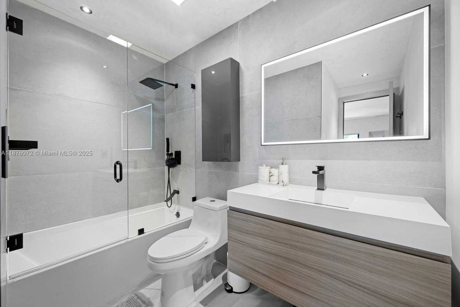 Small Image of 3904 NORTH EAST 167TH ST #10, North Miami Beach Number 23