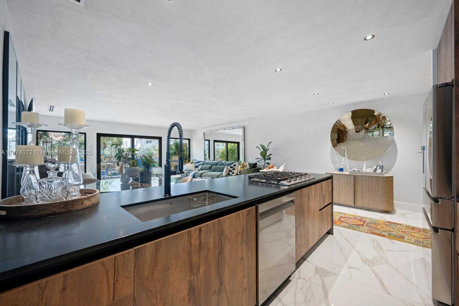Small Image of 3904 NORTH EAST 167TH ST #10, North Miami Beach Number 5