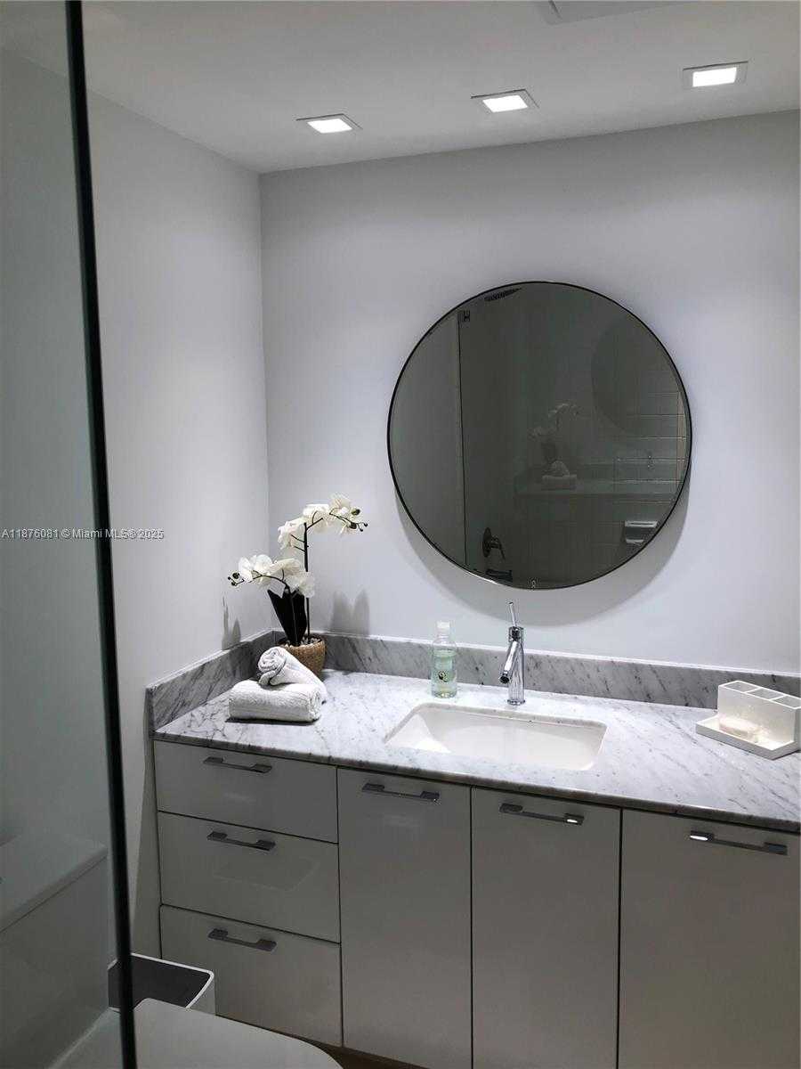 Small Image of 900 BAY DR #315, Miami Beach Number 12
