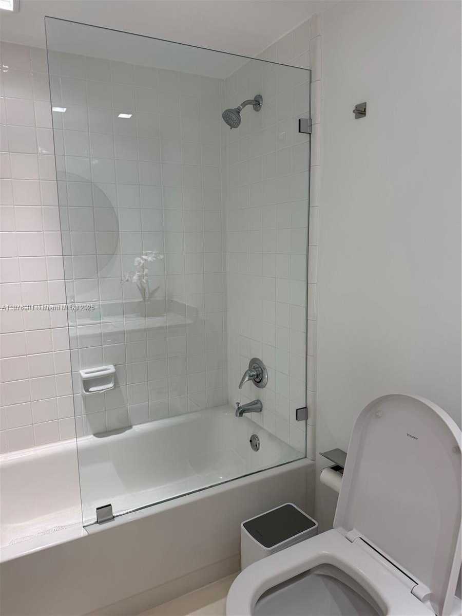 Small Image of 900 BAY DR #315, Miami Beach Number 13
