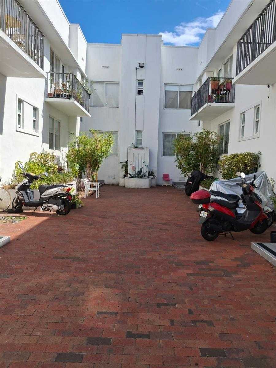 Small Image of 320 80TH ST #10, Miami Beach Number 2