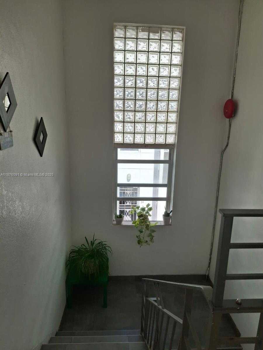 Small Image of 320 80TH ST #10, Miami Beach Number 3