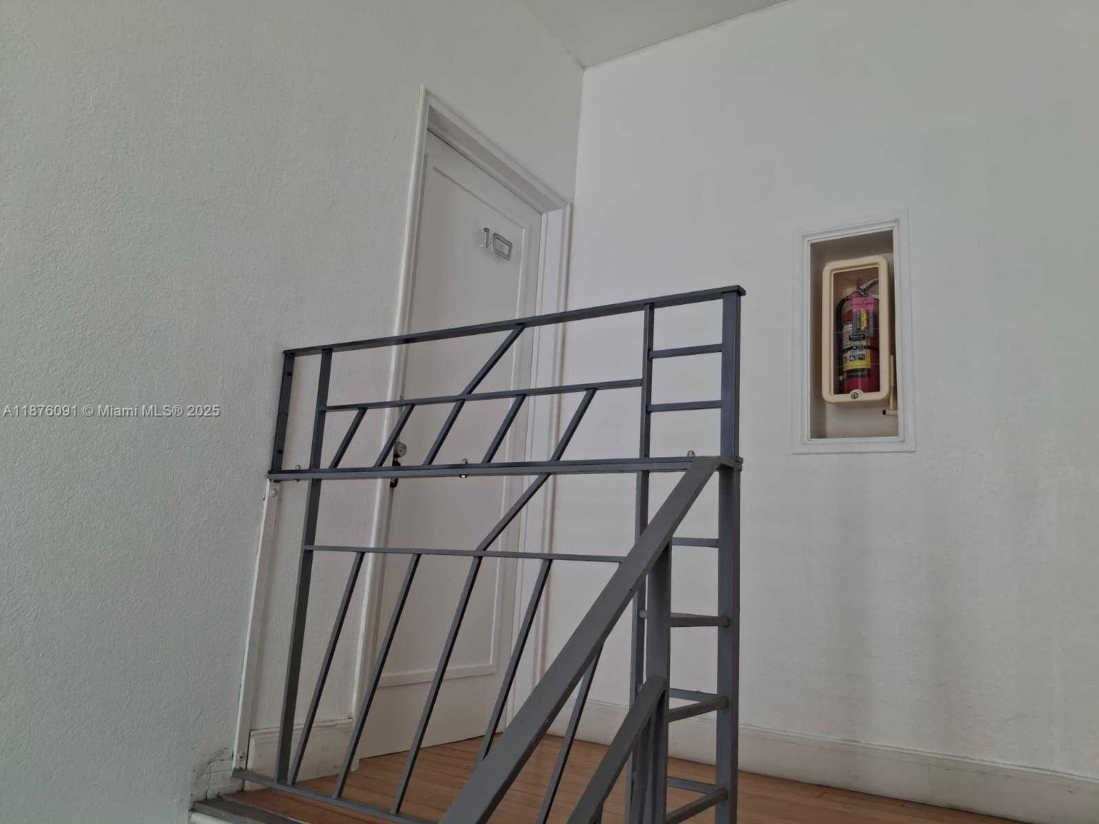 Small Image of 320 80TH ST #10, Miami Beach Number 4