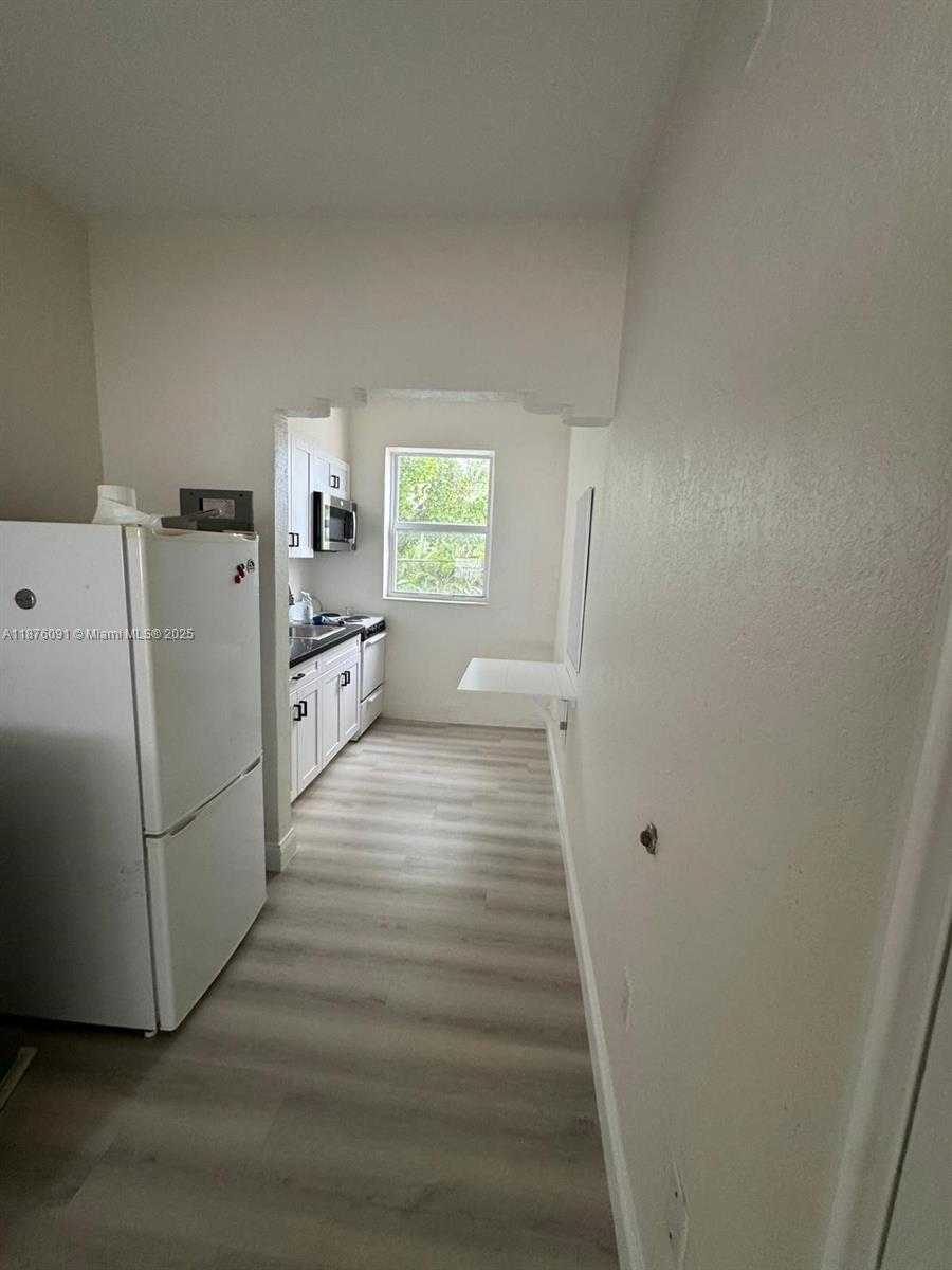 Small Image of 320 80TH ST #10, Miami Beach Number 9