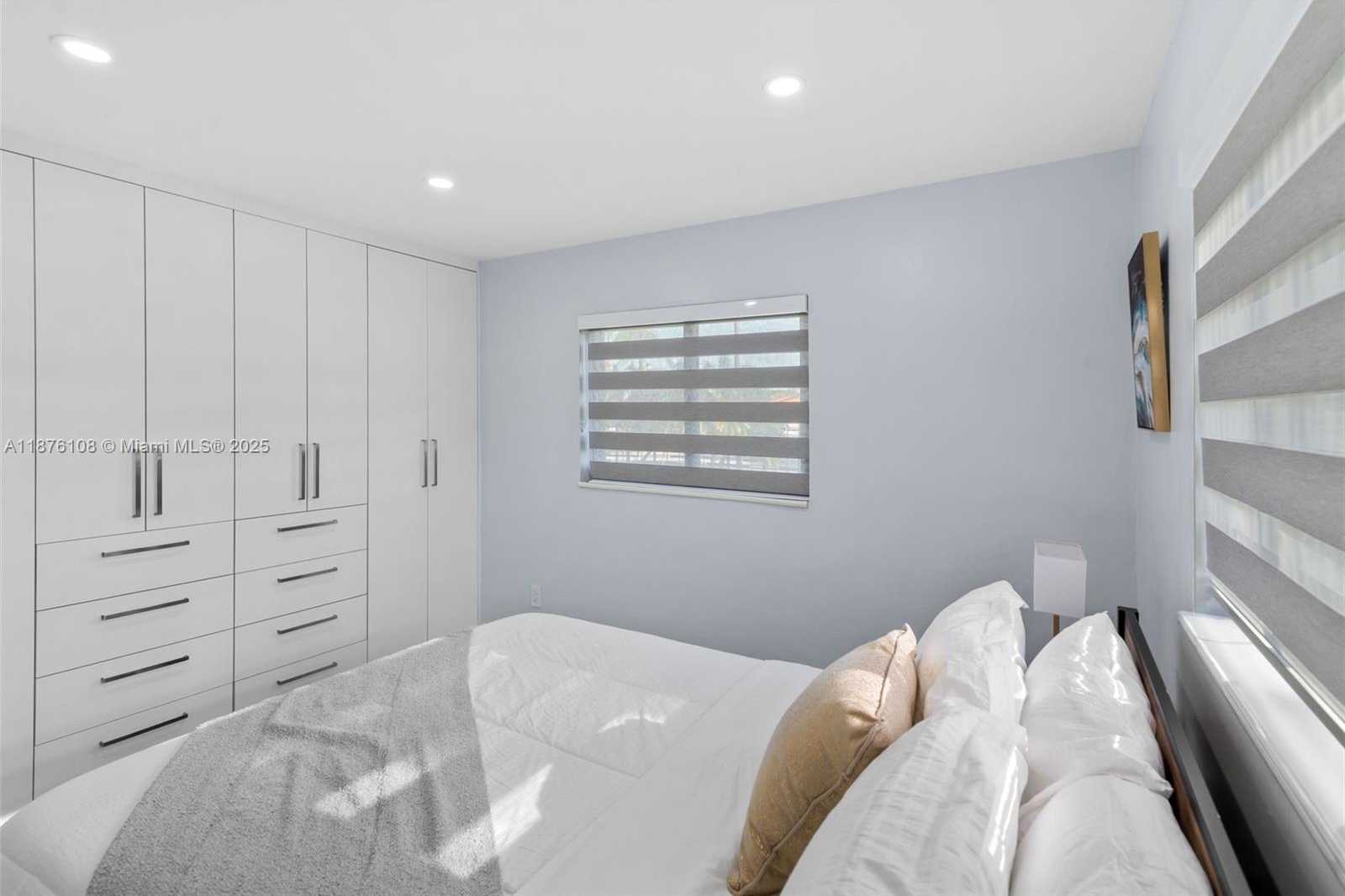 Small Image of 830 SOUTH WEST 93RD AVE, Miami Number 23