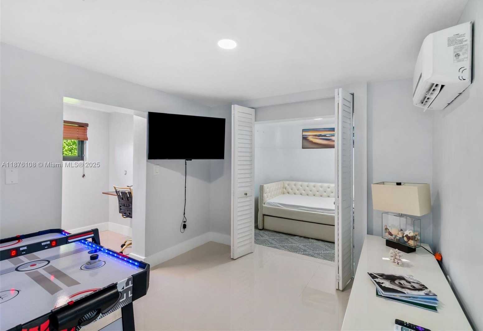 Small Image of 830 SOUTH WEST 93RD AVE, Miami Number 34