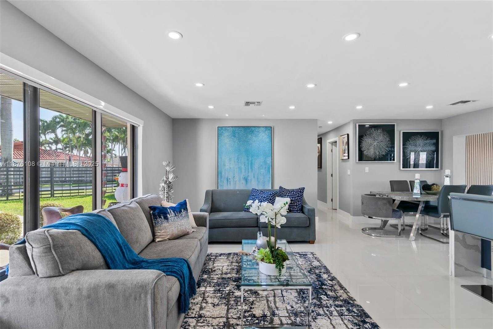 Small Image of 830 SOUTH WEST 93RD AVE, Miami Number 35