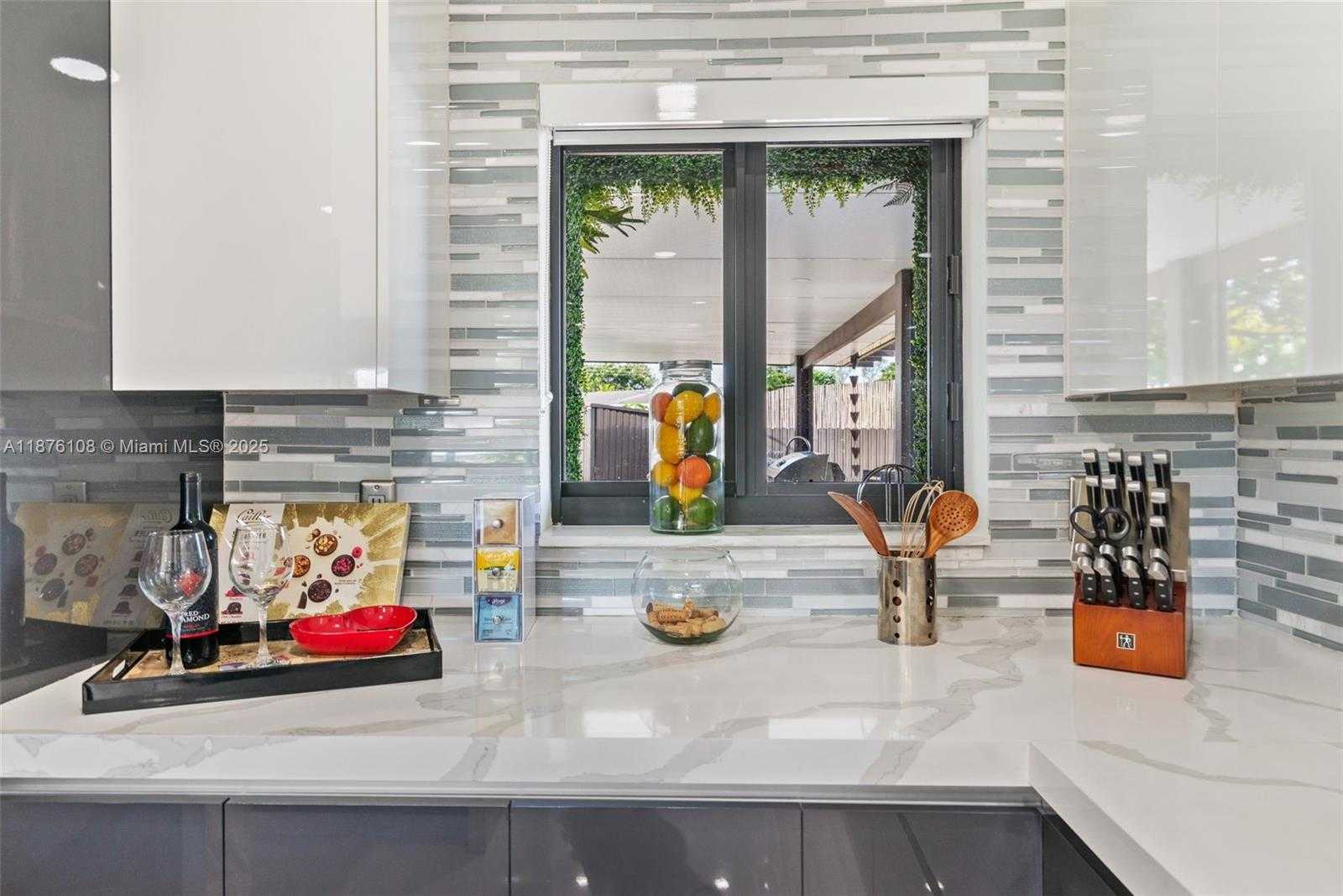 Small Image of 830 SOUTH WEST 93RD AVE, Miami Number 41