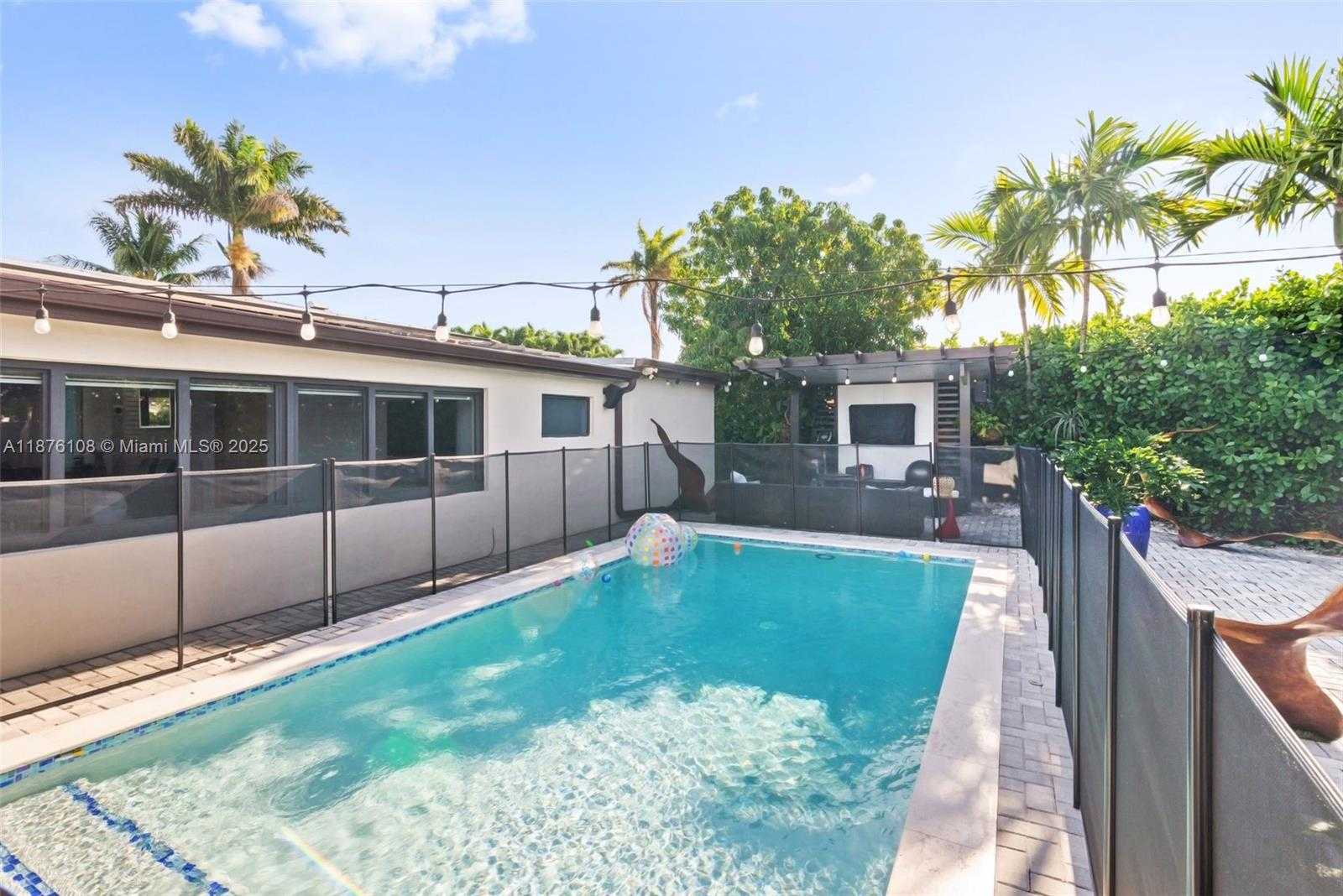 Small Image of 830 SOUTH WEST 93RD AVE, Miami Number 43