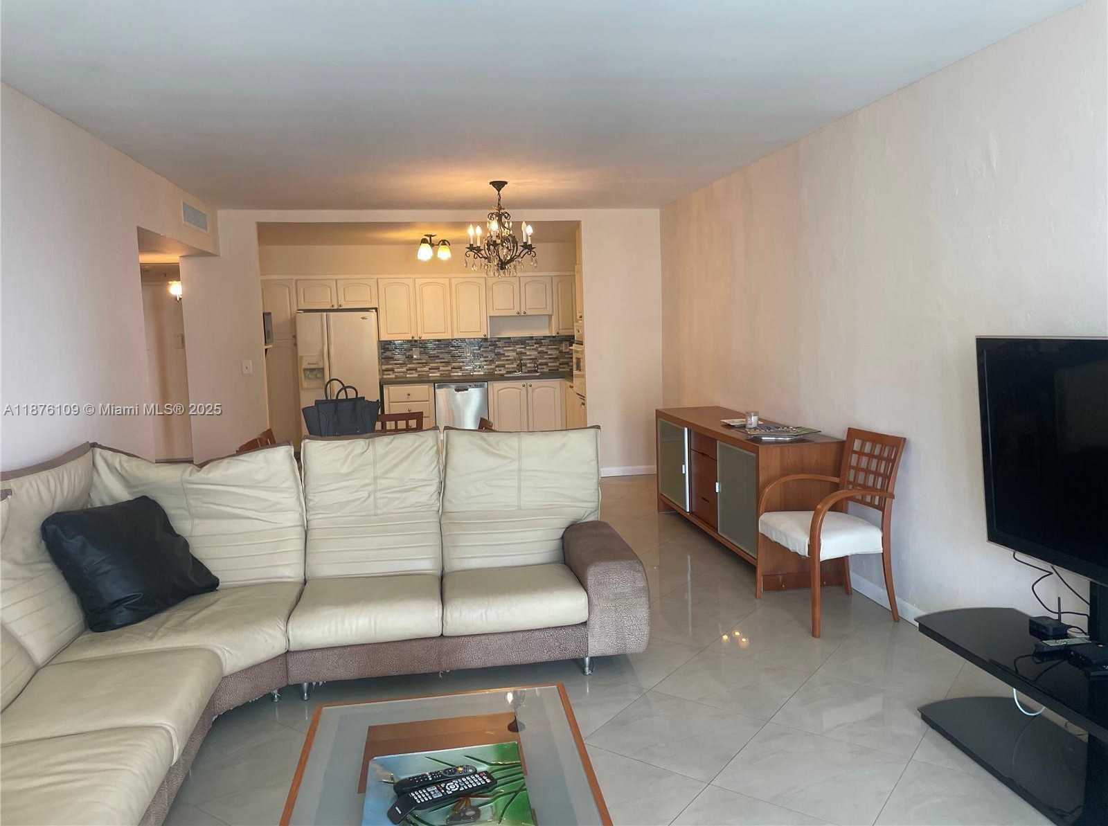 Small Image of 19380 COLLINS AVE #1014, Sunny Isles Beach Number 3
