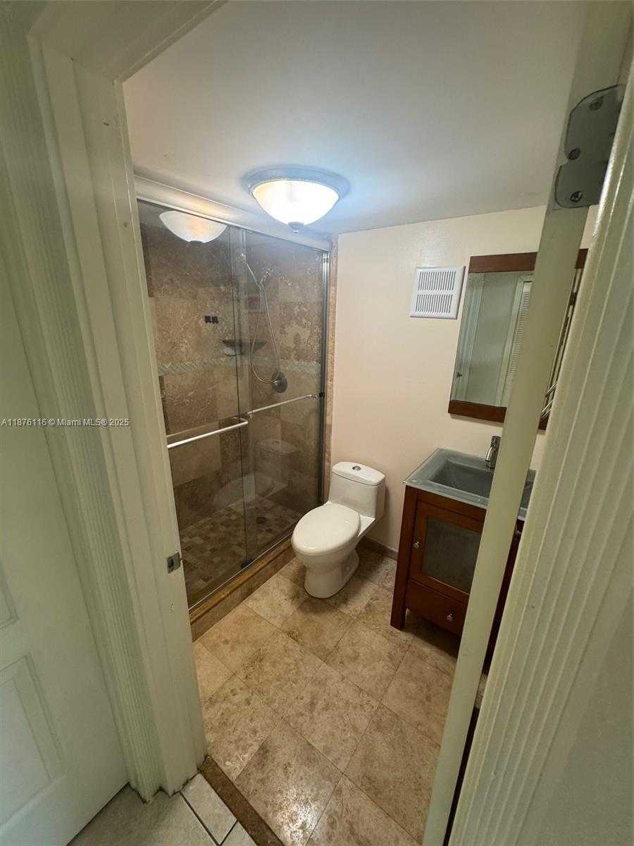 Small Image of 1300 WEST 41ST ST #102, Hialeah Number 10