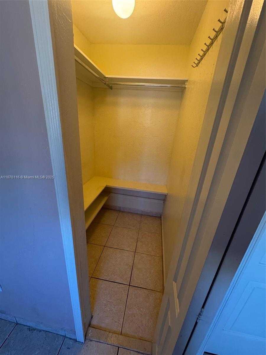 Small Image of 1300 WEST 41ST ST #102, Hialeah Number 7