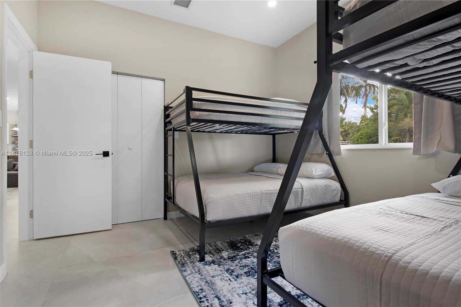 Small Image of 14840 NORTH EAST 8TH AVE, Miami Number 10