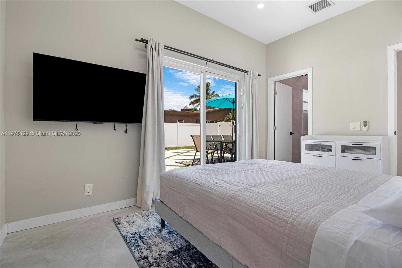 Small Image of 14840 NORTH EAST 8TH AVE, Miami Number 12