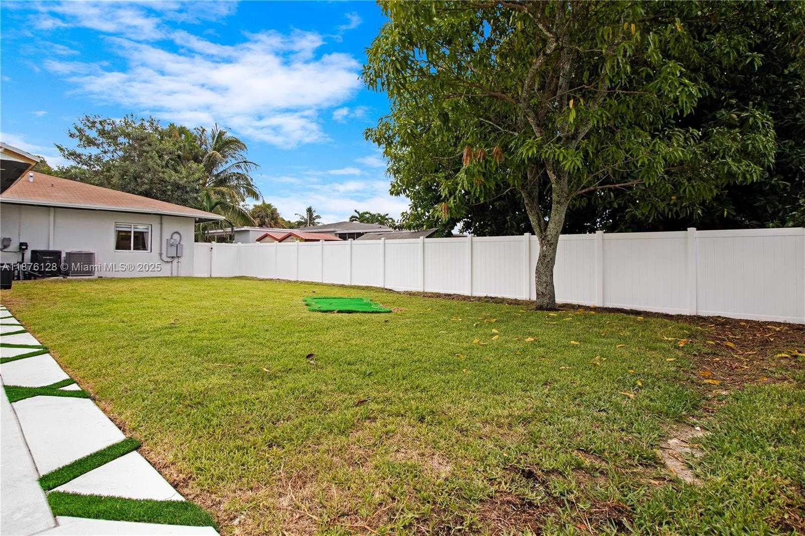 Small Image of 14840 NORTH EAST 8TH AVE, Miami Number 19