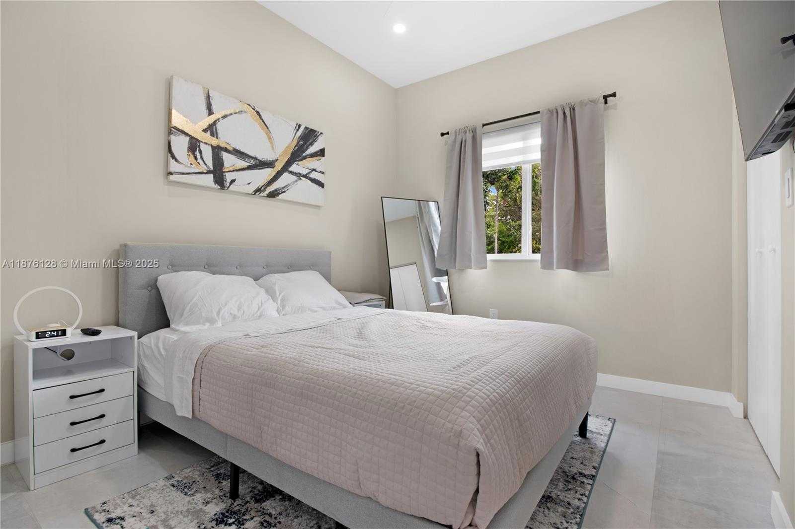 Small Image of 14840 NORTH EAST 8TH AVE, Miami Number 7