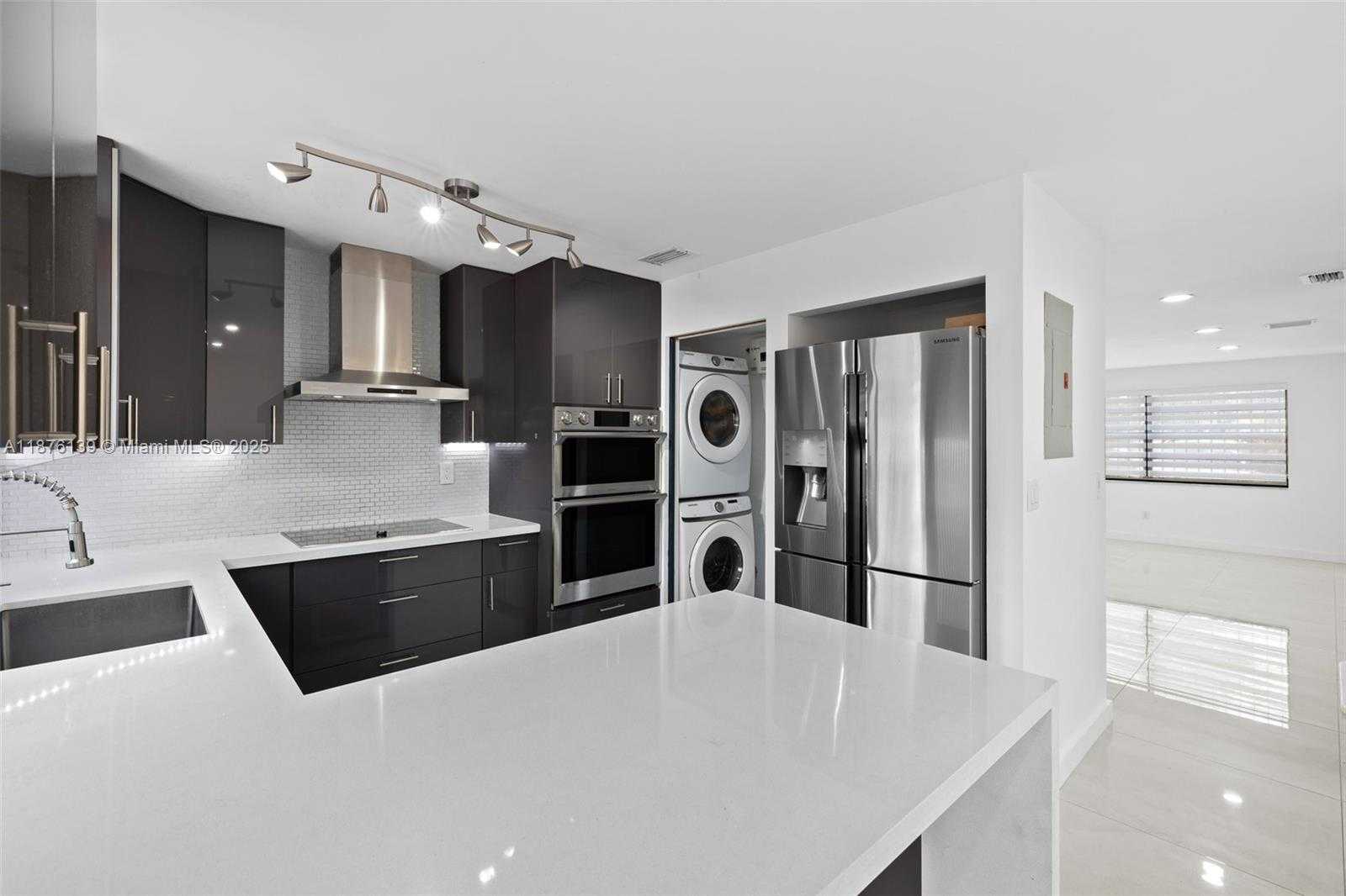 Small Image of 10932 NORTH WEST 7TH ST #902, Miami Number 4