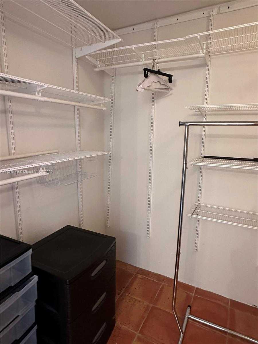 Small Image of 600 NORTH EAST 36TH ST #814, Miami Number 18