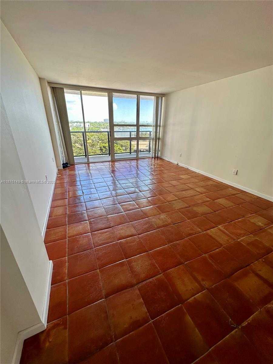 Small Image of 600 NORTH EAST 36TH ST #814, Miami Number 4