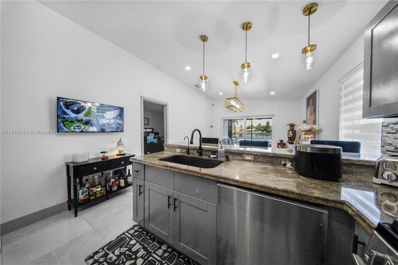 Small Image of 17079 SOUTH WEST 142ND PL, Miami Number 13
