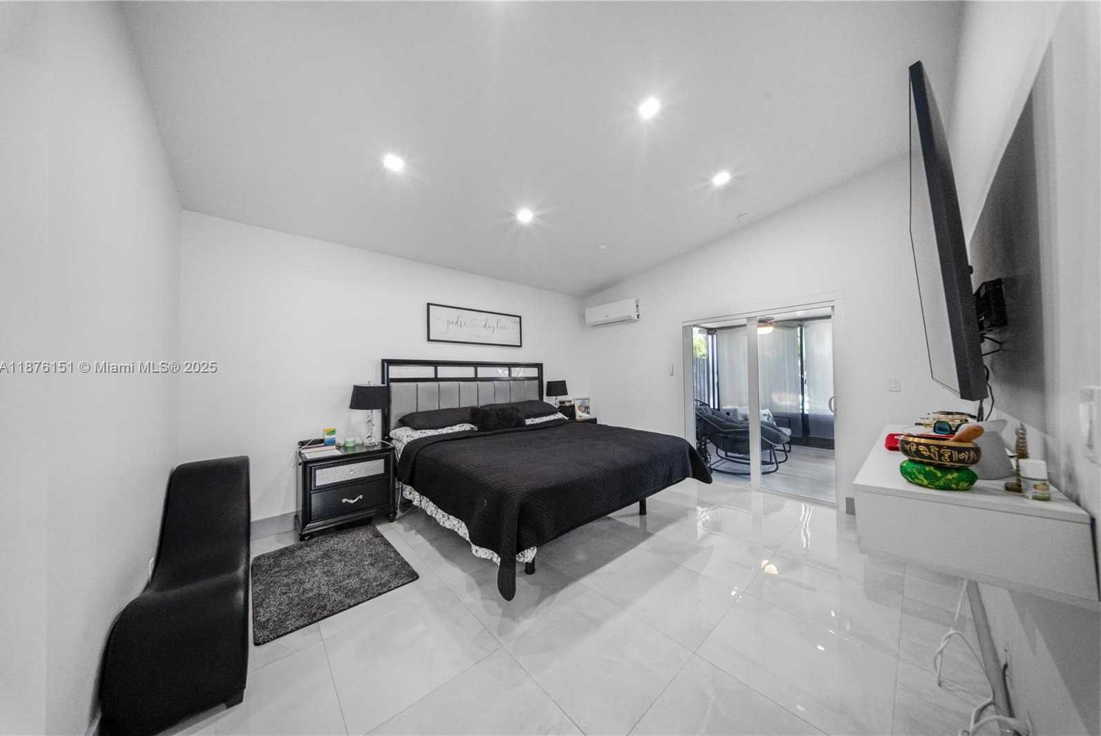 Small Image of 17079 SOUTH WEST 142ND PL, Miami Number 21