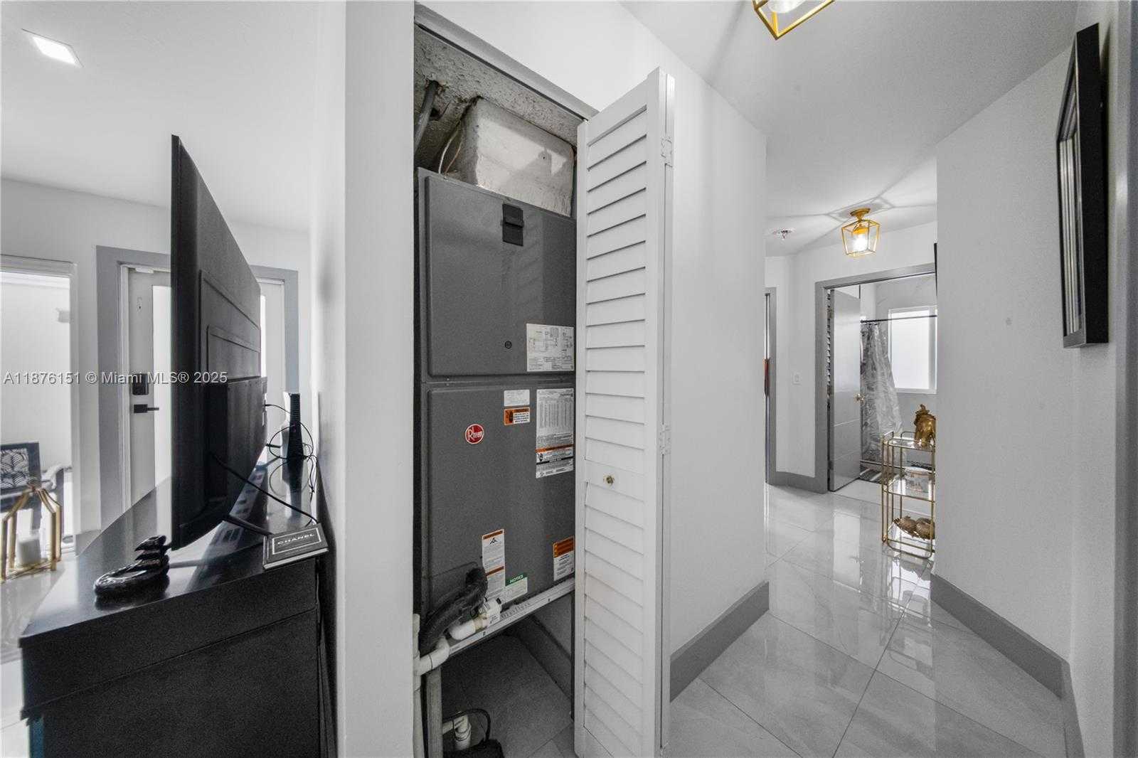 Small Image of 17079 SOUTH WEST 142ND PL, Miami Number 24