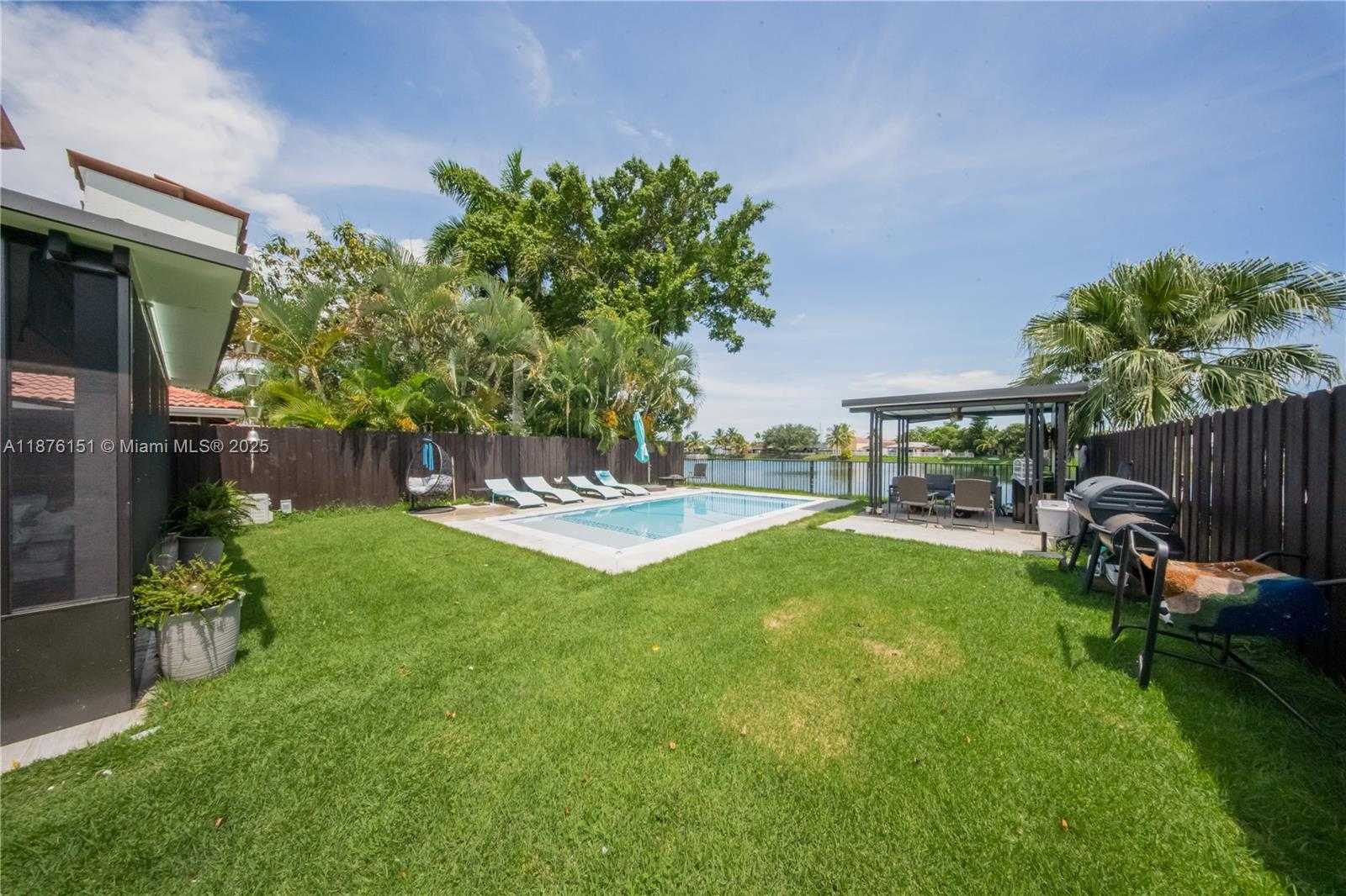 Small Image of 17079 SOUTH WEST 142ND PL, Miami Number 37