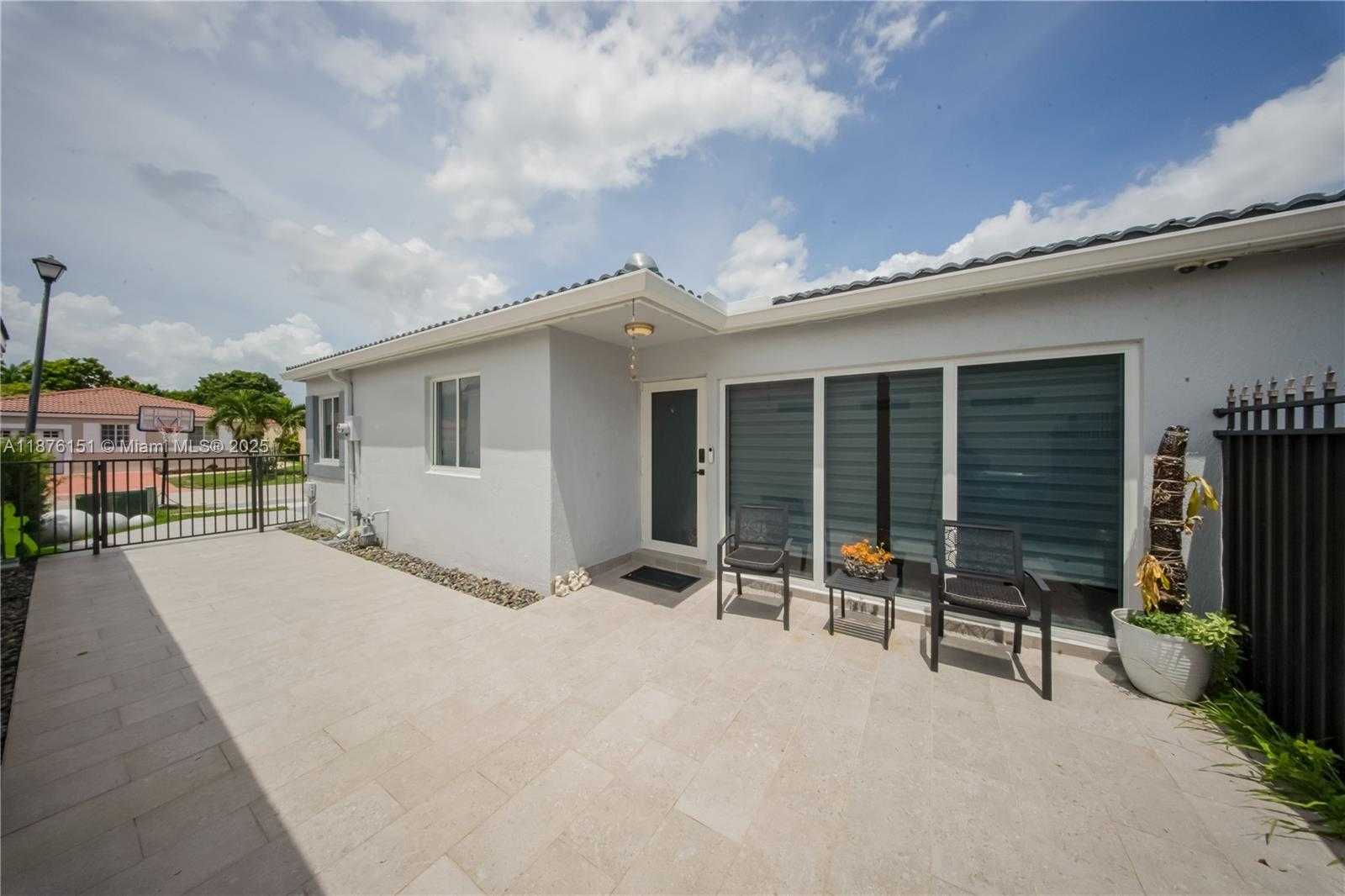 Small Image of 17079 SOUTH WEST 142ND PL, Miami Number 38