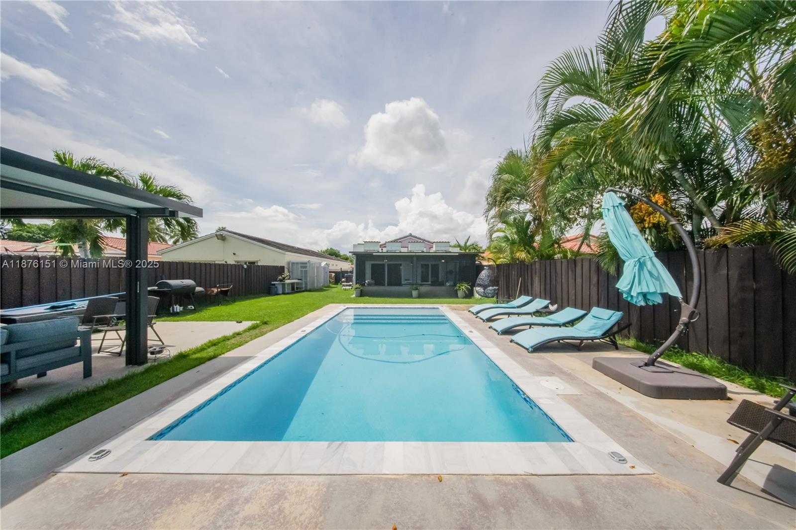 Small Image of 17079 SOUTH WEST 142ND PL, Miami Number 40