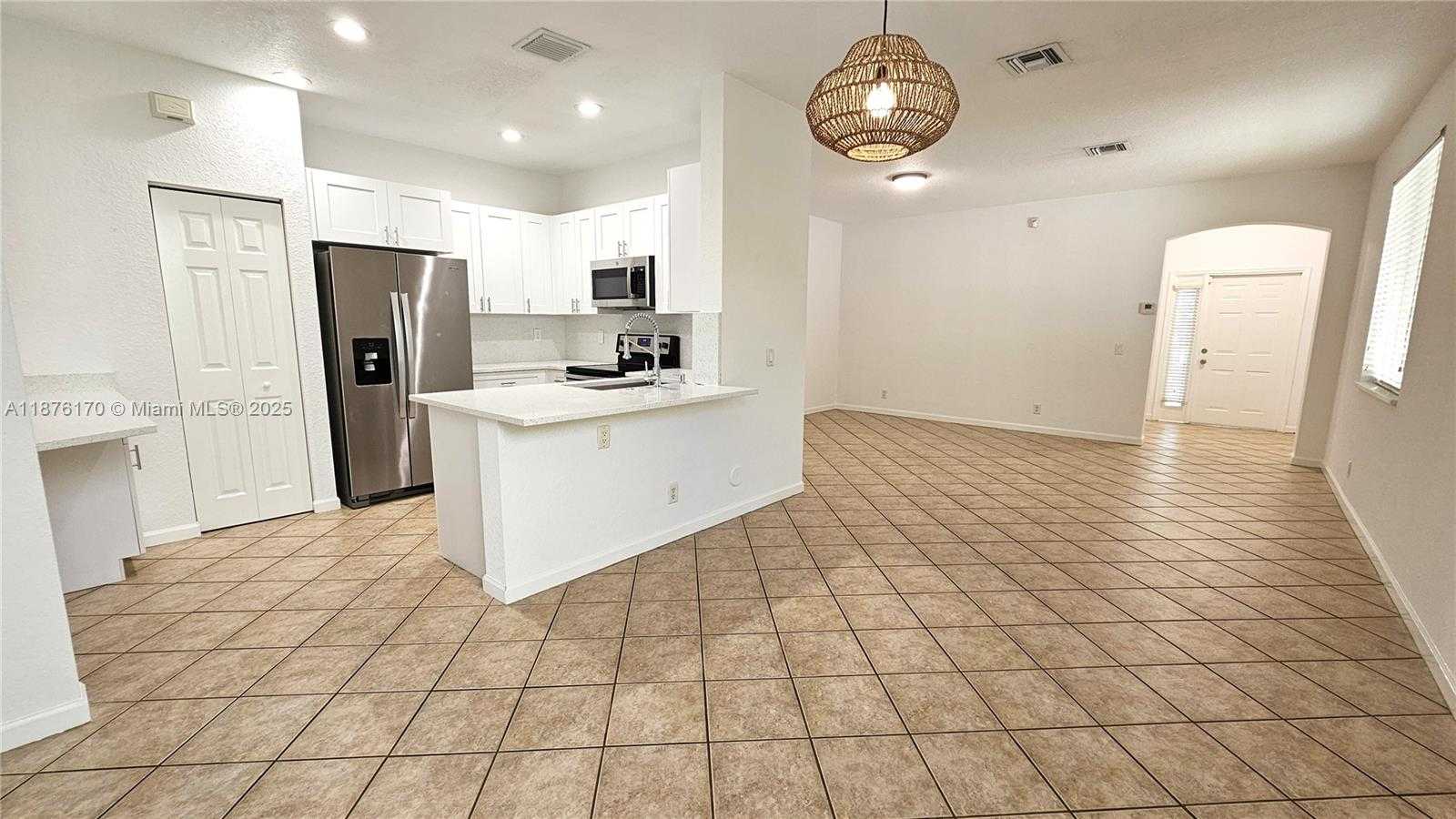 Small Image of 686 CONSERVATION DR, Weston Number 4