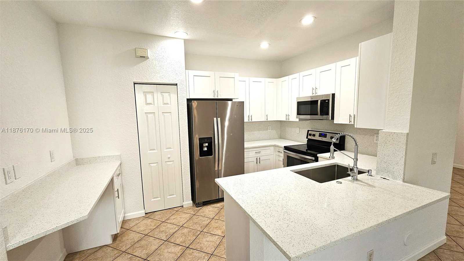 Small Image of 686 CONSERVATION DR, Weston Number 5
