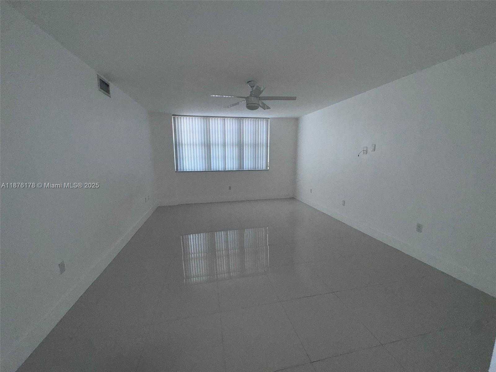 Small Image of 5825 COLLINS AVE #J4, Miami Beach Number 10